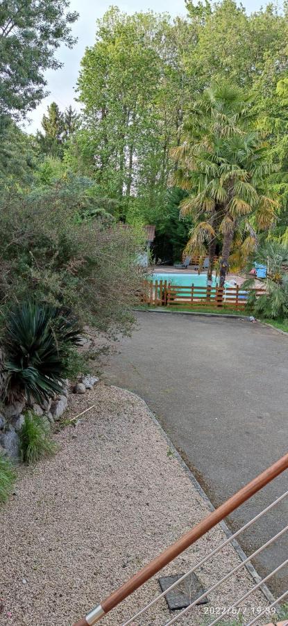 B&B En Plein Coeur De La Foret Artiguelouve Экстерьер фото