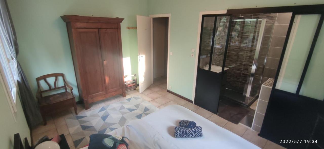 B&B En Plein Coeur De La Foret Artiguelouve Экстерьер фото