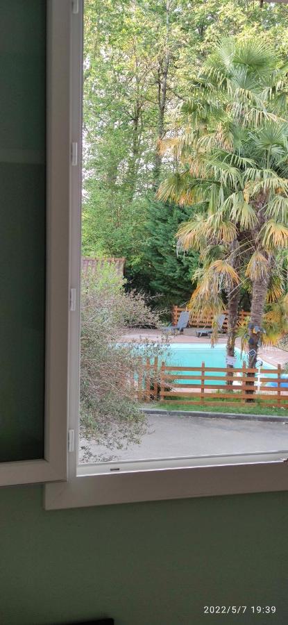 B&B En Plein Coeur De La Foret Artiguelouve Экстерьер фото