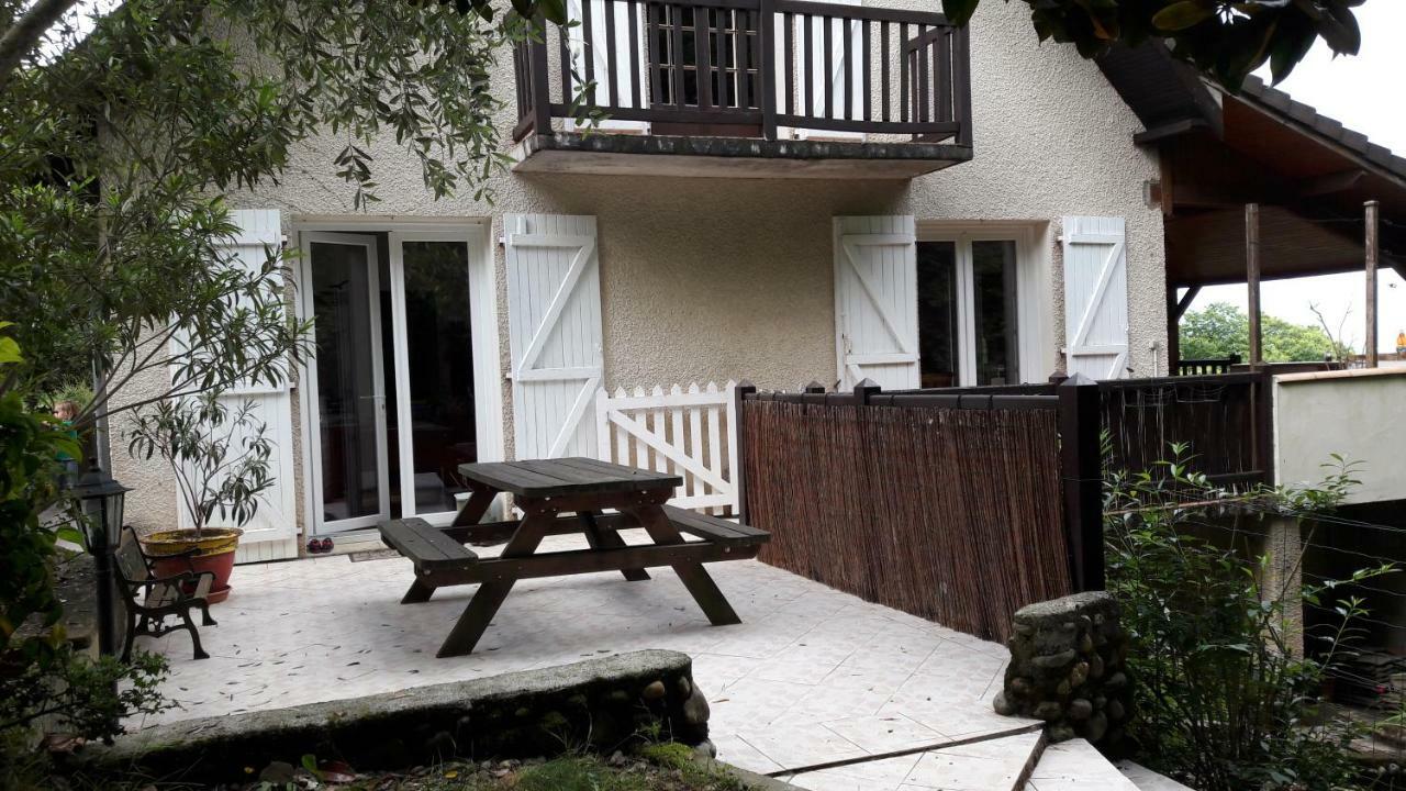B&B En Plein Coeur De La Foret Artiguelouve Экстерьер фото