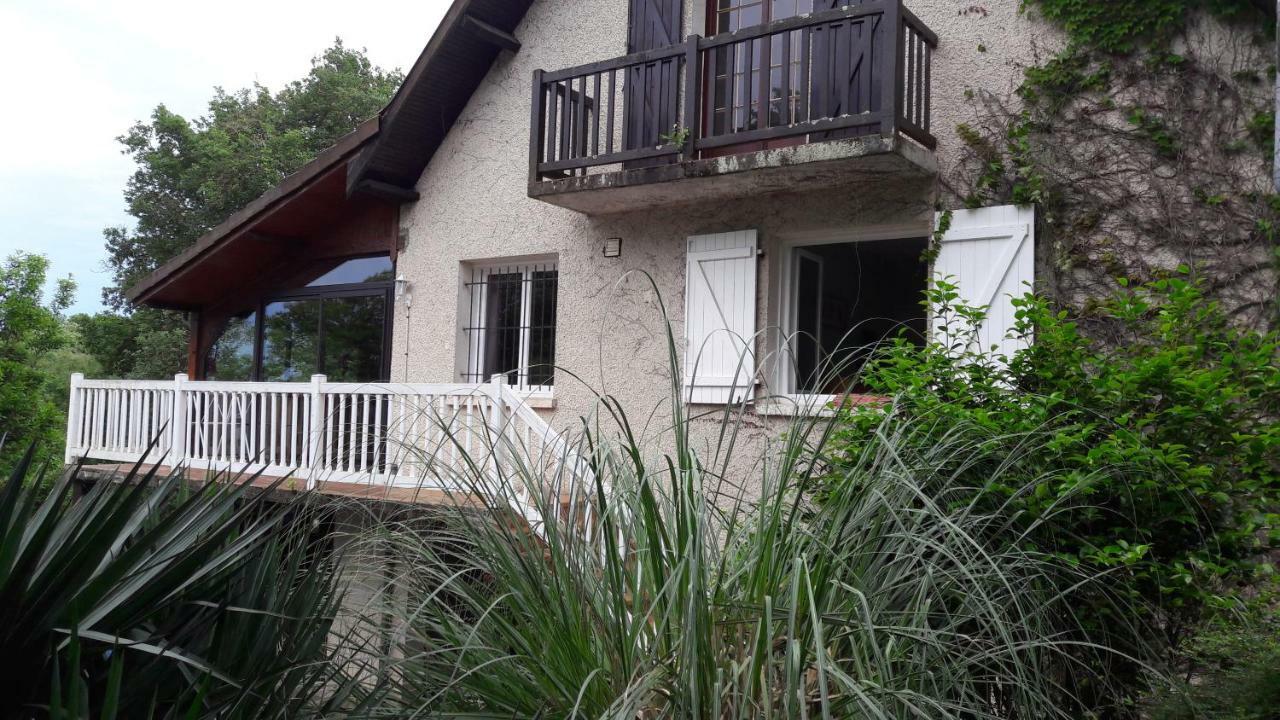 B&B En Plein Coeur De La Foret Artiguelouve Экстерьер фото